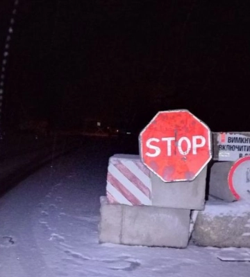 Микроавтобус протаранил блокпост под Ровно: есть пострадавшие. ФОТО