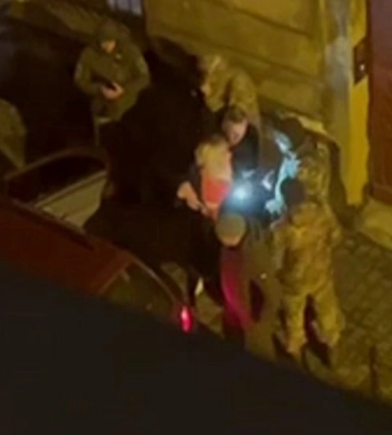 У Львові представники ТЦК знову силоміць «пакували» чоловіка до війська (відео)