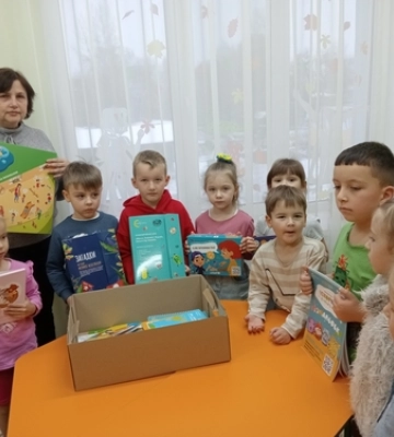 Малята Березнівської громади отримали бокси від ЮНІСЕФ