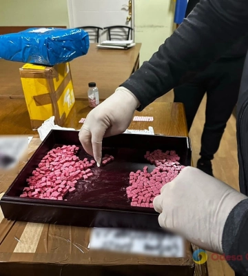 Фітнес-тренера з Одеси викрили на продажі екстазі