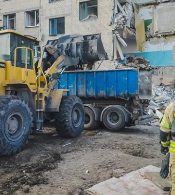 Зросла кількість жертв від удару по лікарні у Селидові: з-під завалів витягли тіло людини