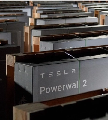 Прифронтові області одержали понад 300 акумуляторів Тesla Powerwall