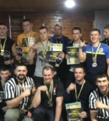 На Любомльщині відбувся благодійний турнір з армрестлінгу