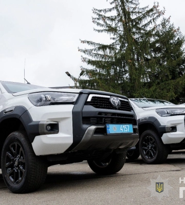 Слідчі підрозділи Нацполіції отримали від американських партнерів броньовані авто для документування воєнних злочинів росії