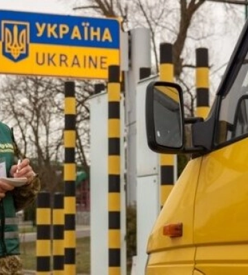 На закарпатському кордоні майже вдвічі зменшилися черги вантажівок на в’їзд в Україну