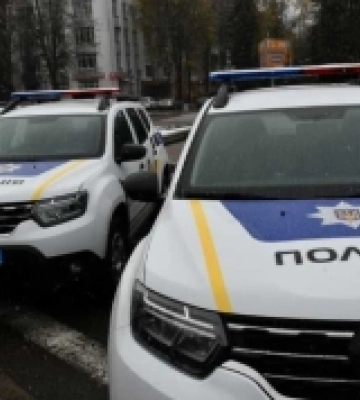 Поліцейські офіцери 10 громад Рівненщини отримали службові автомобілі