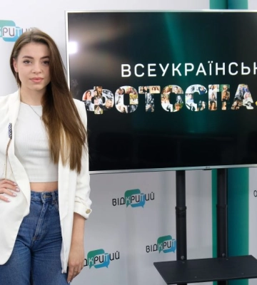 Дніпрянка створила благодійний проєкт “Фотоспалах” для допомоги ГУР
