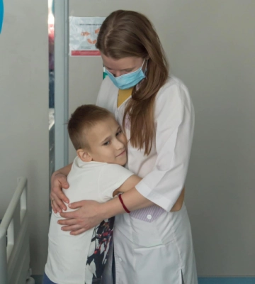 У київському Охматдиті успішно пересадили нирку 9-річному Сашку з Чернівців