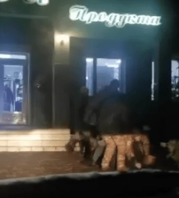 В Дрогобыче военный повалил на землю гражданского мужчину: что произошло (видео)