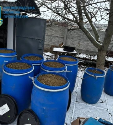 Вирощували та збували канабіс оптовими партіями: на Кіровоградщині припинено діяльність учасників злочинного угруповання