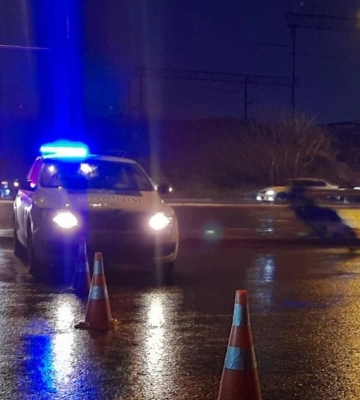 У Києві затримали підозрюваних у нападі на підприємця: закували у кайданки та забрали сумку із 2 млн грн. Фото і відео