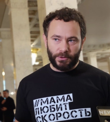ЗМІ: Суд заарештував майно Дубінського, включаючи автомобілі матері
