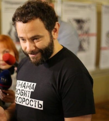 24 квартири, 17 авто та два будинки — суд заарештував майно Дубінського і його рідних