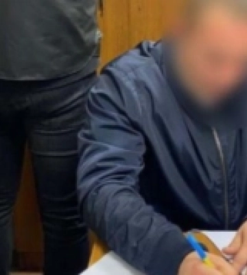 Хабар або звільнення з роботи: посадовцю комунального підприємства Одеської міської ради повідомили про підозру