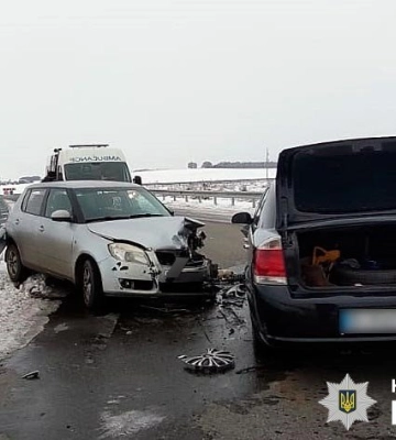 На Полтавщині 23-річний молодик здійснив лобове зіткнення з іншою автівкою: є постраждалі