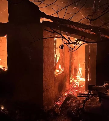 У Дніпрі вщент згорів будинок