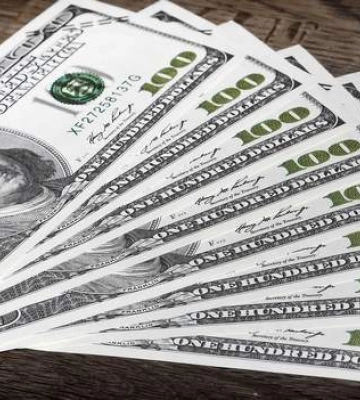 Долар різко опустився в обмінниках: на якому рівні курс