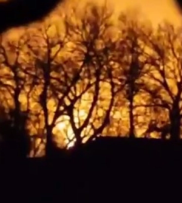 В Джанкое после атаки БПЛА разгорелся пожар: огонь мог охватить воинскую часть оккупантов. Видео