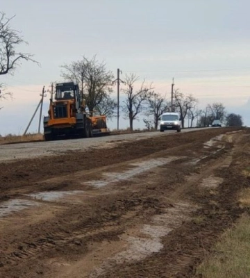 На Одещині ремонтують важливу ділянку дороги