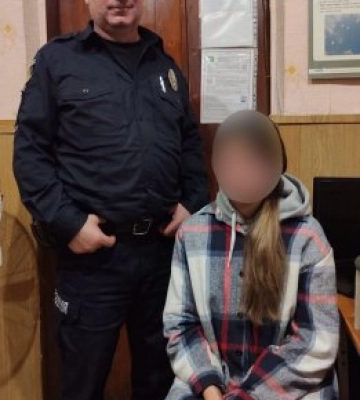 Поверталась додому потягом – поліцейські двох областей розшукали зниклу 17-річну дівчину