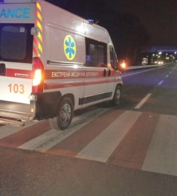 Автомобіль «швидкої» збив двох пішоходів біля Львова