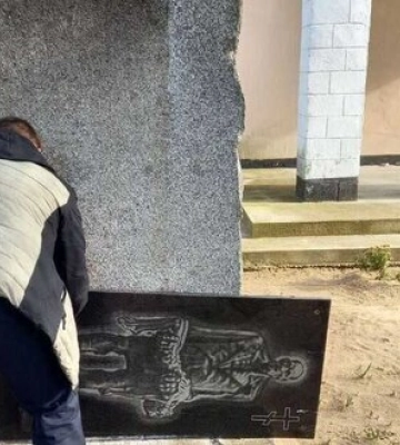 На території Іванівської громади Херсонщини окупанти знищили 14 пам’ятників жертвам Голодомору