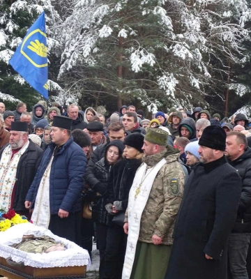 Воював на сході: на Волині поховали депутата селищної ради Василя Мазурика