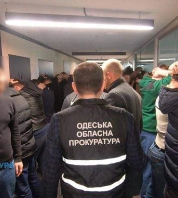 В Одесі викрито шахрайський колл-центр з мільйонними прибутками