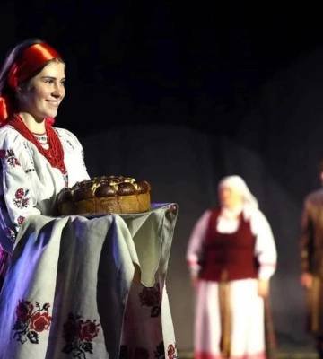 Полтавці представили колекцію старовинного одягу на фестивалі в Литві