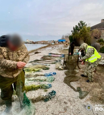 Збитки понад 50 тисяч гривень: на лимані в Одеській області невідомі наставили незаконні знаряддя лову, - ФОТО