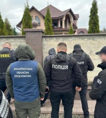 На Закарпатті правоохоронці викрили схему незаконного переправлення військовозобов&#039;язаних чоловіків
