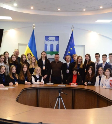 Шакирзян хоче більше залучати молодь