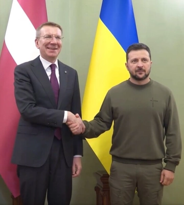 "Латвия принципиально поддерживает полноправное вступление Украины в ЕС". Зеленский в Киеве провел встречу с Ринкевичсом