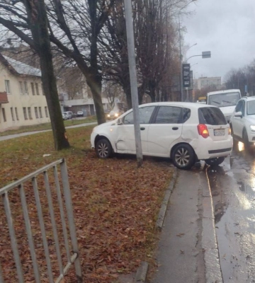 Масова ДТП у Львові: на вулиці шалений затор (ФОТО)