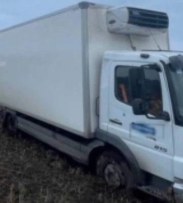 Вантажівка з`їхала у поле: на об`їзній Рівного - потрійна ДТП