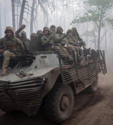 Росіяни обстріляли автостоянку в Херсоні — загинули двоє водіїв