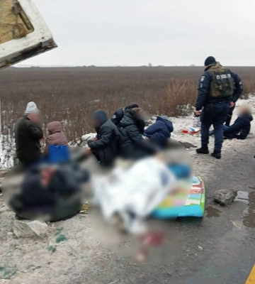 Внаслідок ДТП на Харківщині одна людина загинула, 18 травмовано