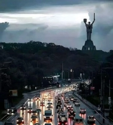 Внаслідок атаки РФ на Київ без світла залишилися 77 житлових будинків та 120 установ