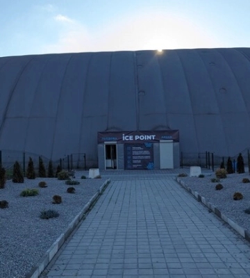 У Запоріжжі відкрили нову льодову арену: графік роботи та вартість