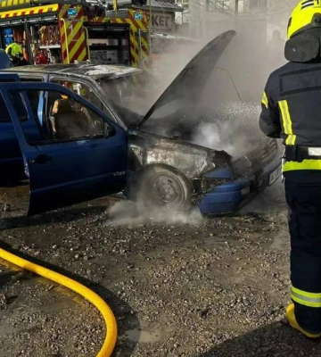 В Івано-Франківську загорівся легковий автомобіль (ФОТО)