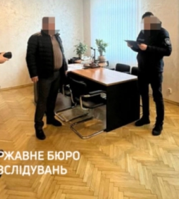 Елітні авто, коштовності, земля: депутат обласної ради незаконно збагатився на мільйони доларів (фото, відео)