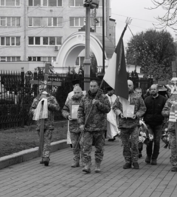 Два прощання в один день: у Луцьку в останню путь провели Героїв Артема Одінцова та Олександра Бортніка