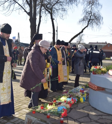90-ті роковини геноциду: у Сумах вшанували пам’ять жертв голодоморів