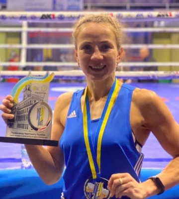 Перша в історії 14-разова чемпіонка України серед дорослих: волинська боксерка здобула золото у Львові