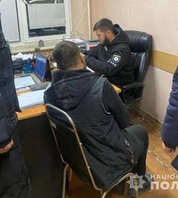 У Дніпрі чоловік за допомогою рогатки намагався доставити наркотики у колонію