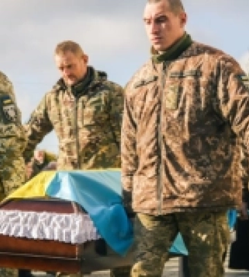 Мукачево попрощалося з полеглим захисником Олександром Керекешем