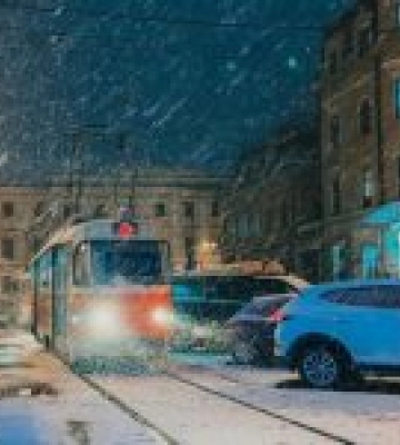 Погода змусила школи змінити формат навчання у Києві: розпорядження