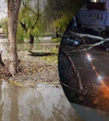 Море &quot;деокупирует&quot; Крым: в Евпатории шторм смыл все окопы и огневые позиции россиян