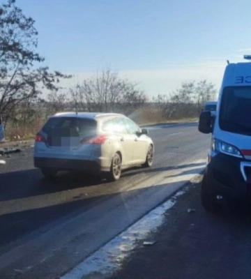 На Житомирщині у ДТП на трасі трагічно загинула 28-річна водійка легковика (ФОТО)