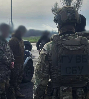 На Донеччині військовослужбовці торгували трофейною зброєю